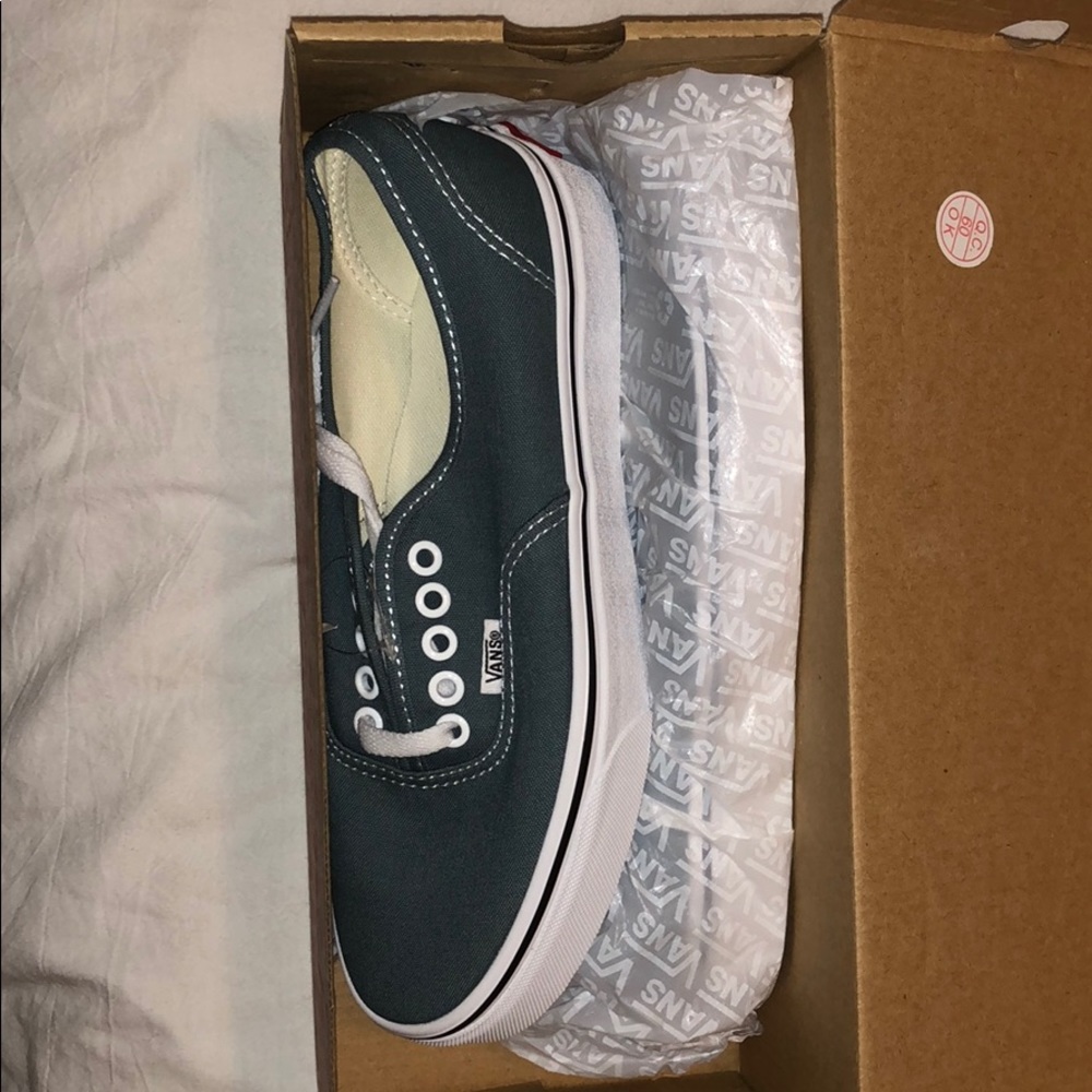 BRAND NEW VANS